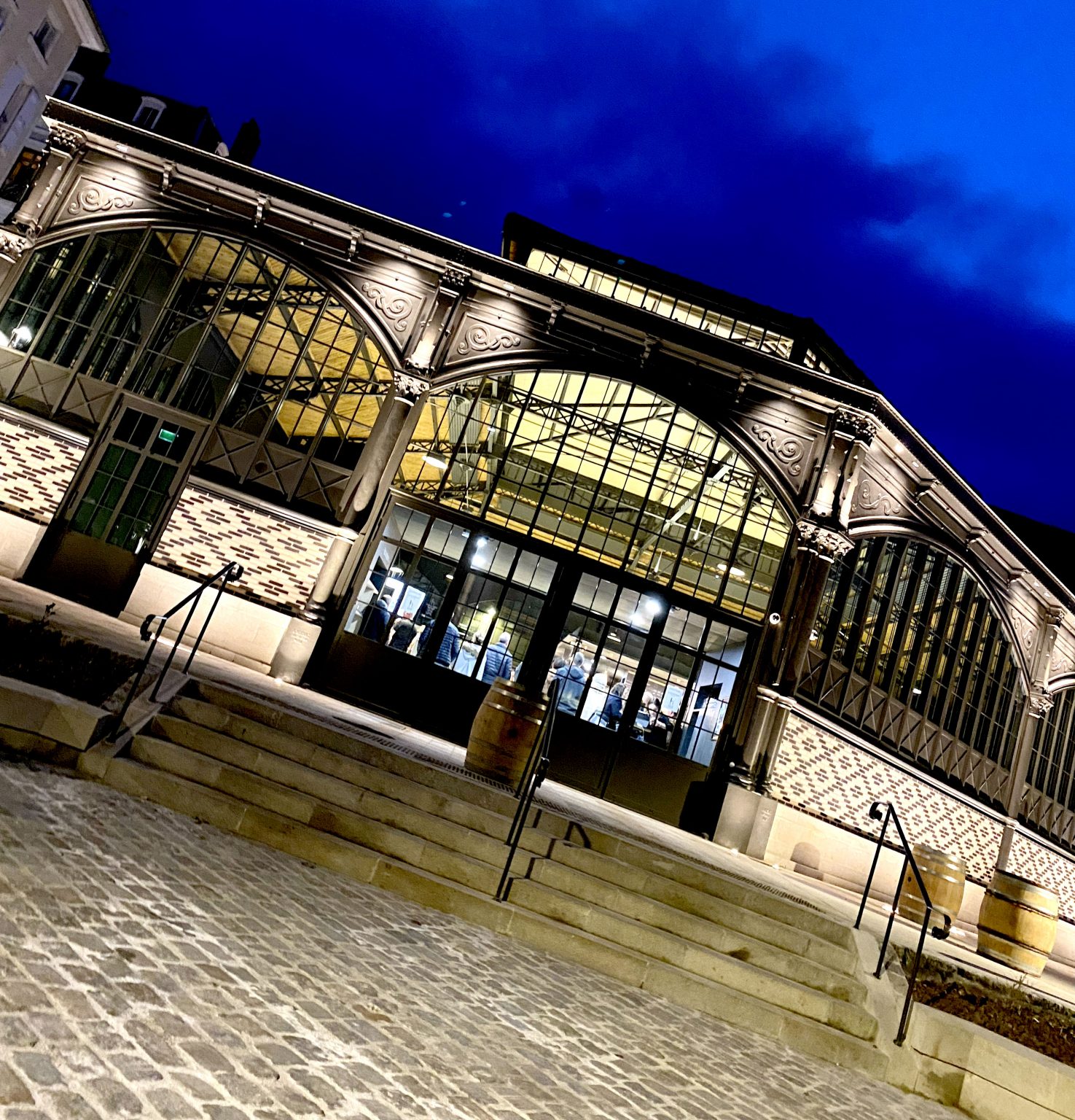 Vivez Une Journ E Aux Halles Ponotes Le March Couvert Du Puy En Velay